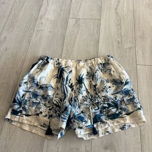 Johnny was women shorts size XL